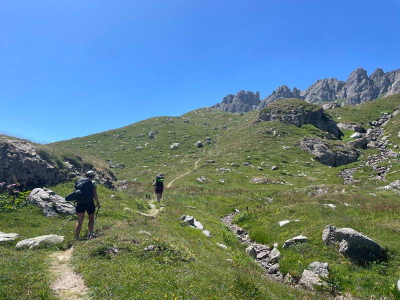 Vakantie in de zomer in La Plagne: genieten in de bergen tijdens een hike!