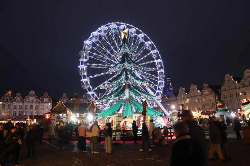 Reuzenrad van Arras tijdens kerst