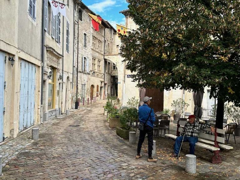 Viviers bezoeken
