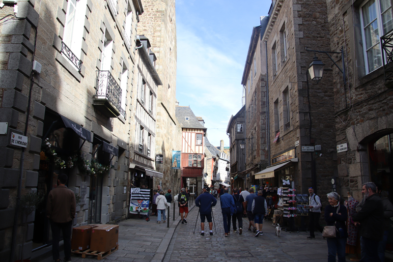 dinan-straatbeeld1 Sfeervol straatbeeld in Dinan