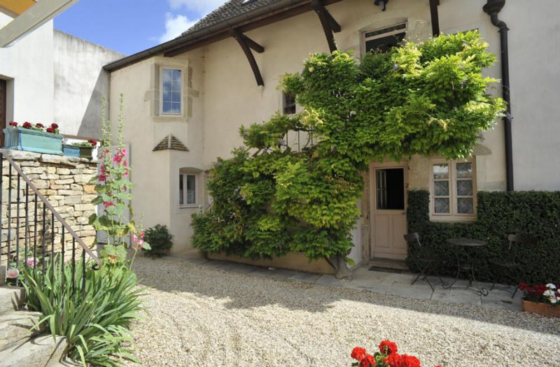 Beaune Hôtel met groene binnenplaats
