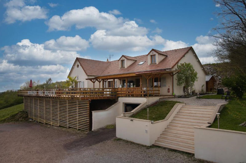 Domaine des Rigaud met zwembad en tuin