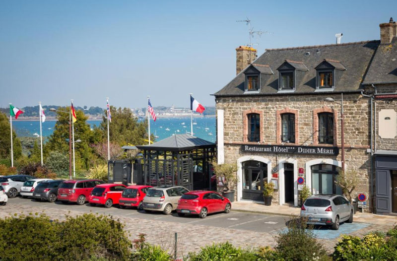 Hotel Didier Méril aan de baai van Le Prieuré in Dinard