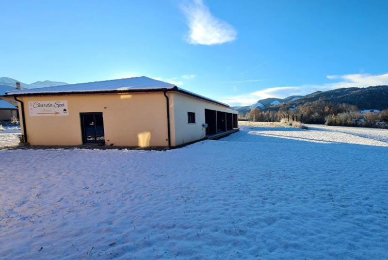 Charda Spa in Seyne-les-Alpes met uitzicht op de bergen