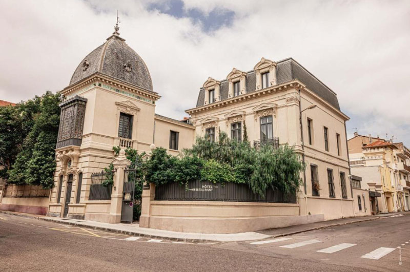Hôtel Le Mosaïque in Narbonne met tuin en zwembad