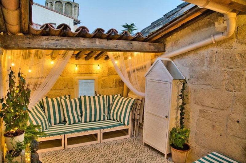 Appartement Terrasse Centre Historique in Uzès met privéterras