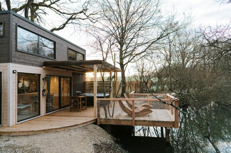 Berry Séjours Nymphéa houten cabin met spa in de natuur