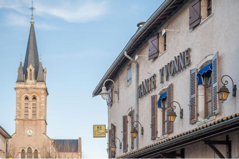 Logis Hôtel Tante Yvonne Quincieux